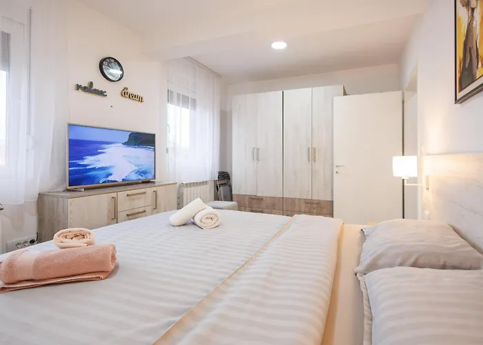 Lux 1 شقة بايرت